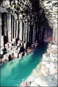 Finga'ls Cave interior